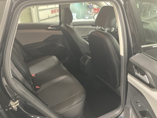 Vehicle image 23 of 30