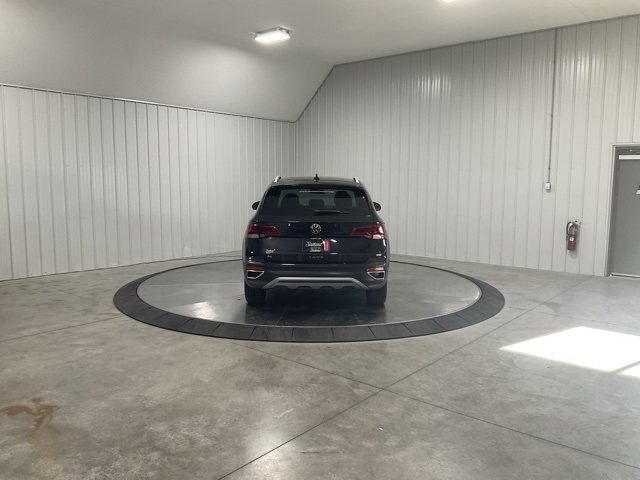 Vehicle image 5 of 30