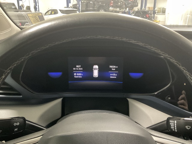 Vehicle image 11 of 30