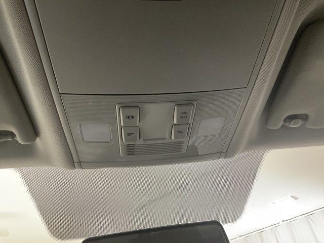 Vehicle image 19 of 30