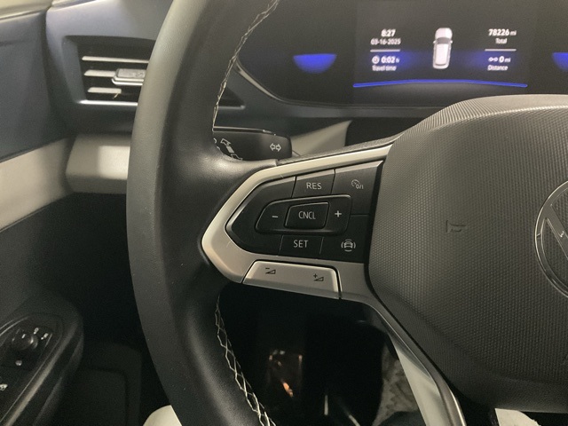 Vehicle image 13 of 30