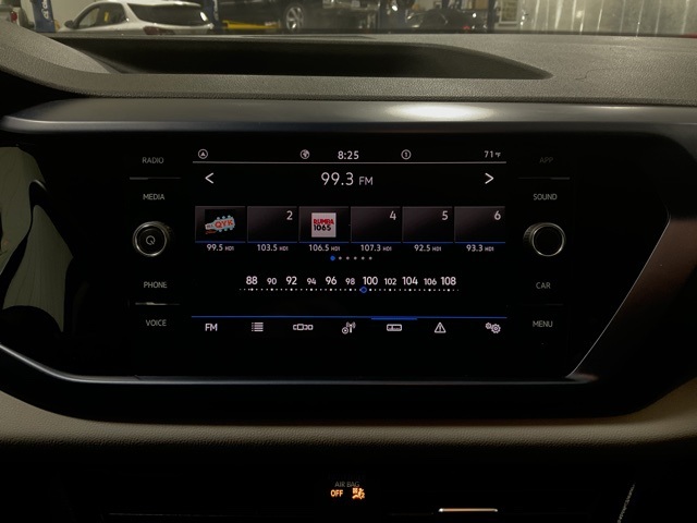 Vehicle image 16 of 30