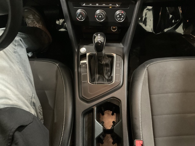 Vehicle image 18 of 30