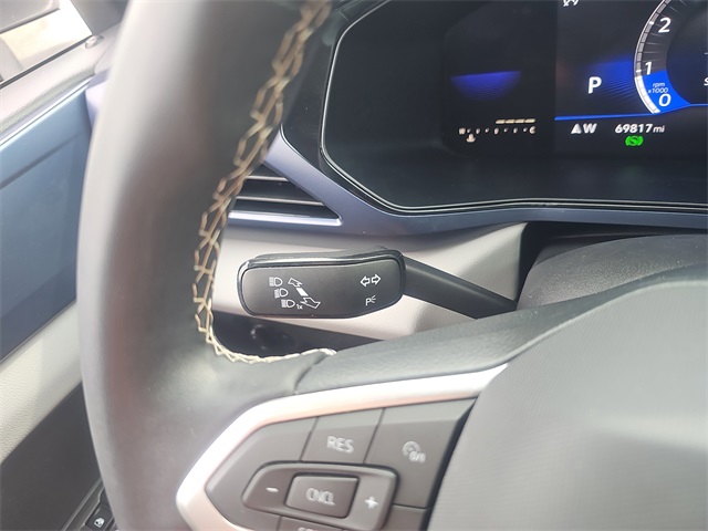 Vehicle image 20 of 23