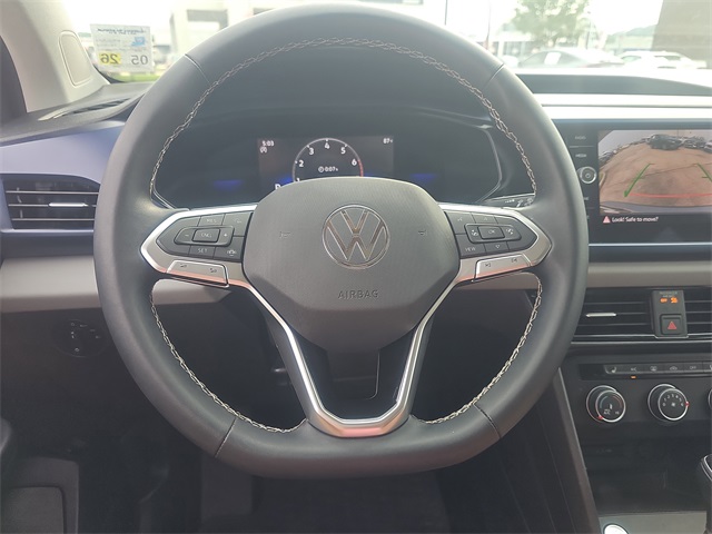 Vehicle image 17 of 23