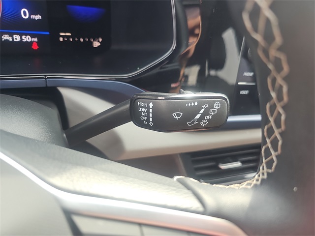 Vehicle image 21 of 23