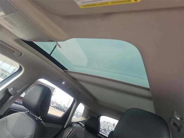 Vehicle image 13 of 23