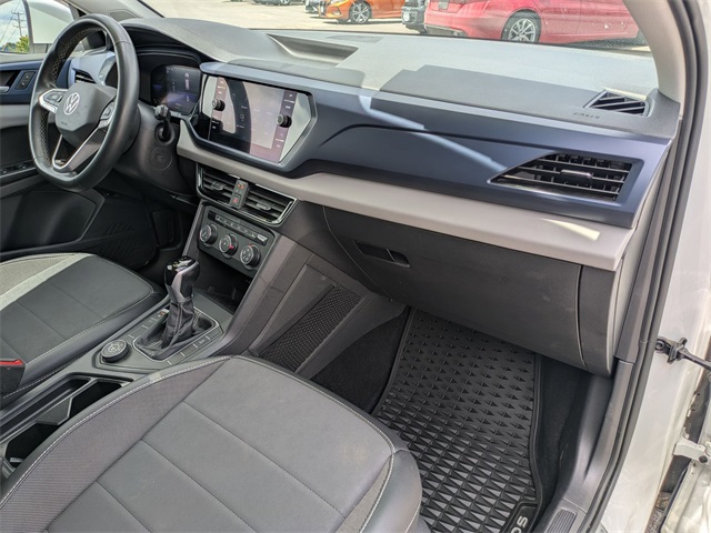 Vehicle image 21 of 24