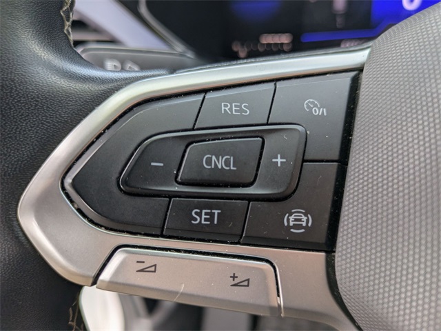 Vehicle image 10 of 24