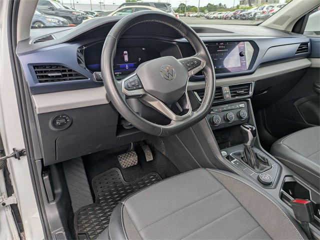 Vehicle image 8 of 24