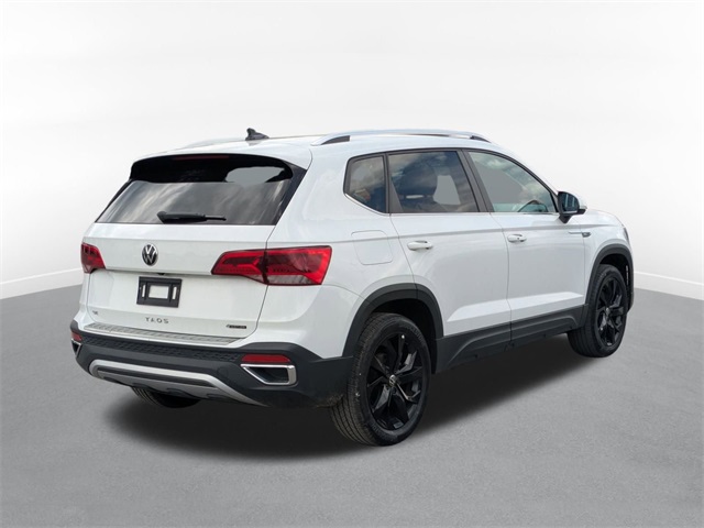 Vehicle image 4 of 24