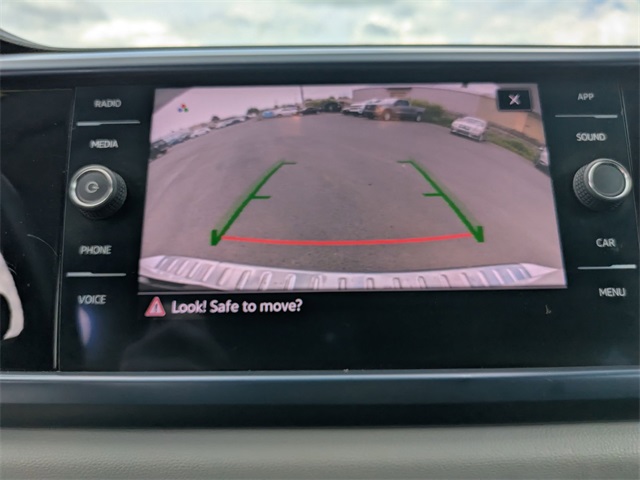 Vehicle image 14 of 24