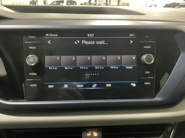 Vehicle image 19 of 33