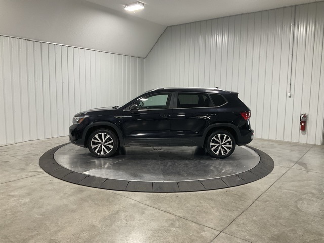 Vehicle image 8 of 33