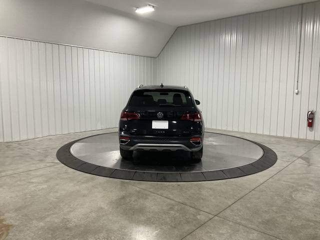 Vehicle image 6 of 33