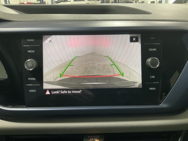 Vehicle image 18 of 33