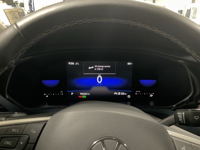 Vehicle image 13 of 33