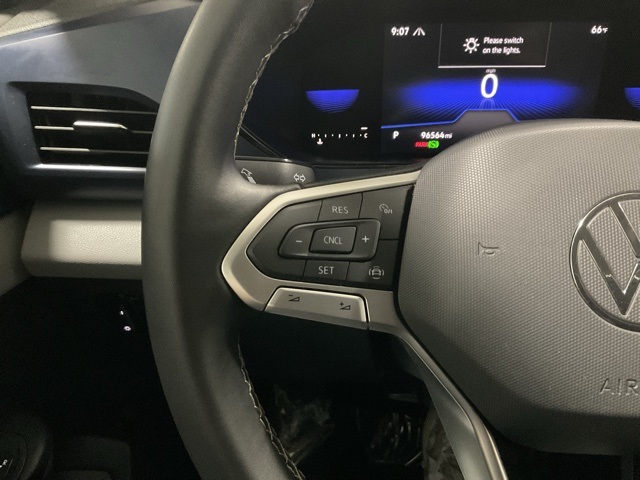 Vehicle image 15 of 33