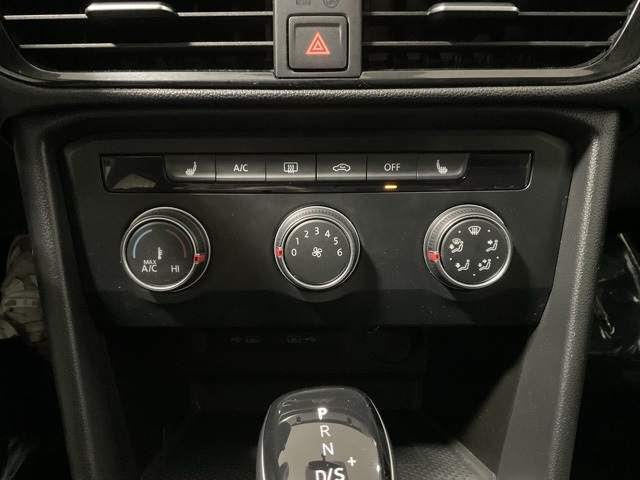 Vehicle image 20 of 33