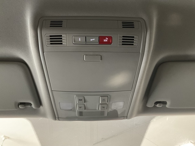Vehicle image 22 of 33