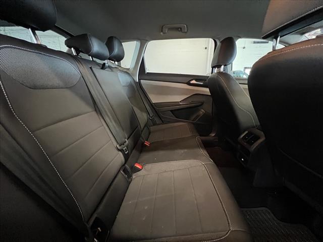 Vehicle image 20 of 24