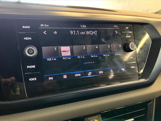 Vehicle image 13 of 24