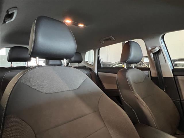Vehicle image 22 of 24