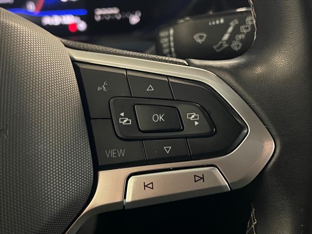 Vehicle image 11 of 24