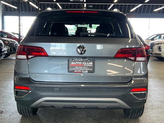 Vehicle image 4 of 24