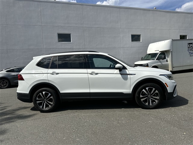 Vehicle image 7 of 23