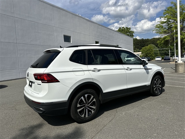 Vehicle image 3 of 23