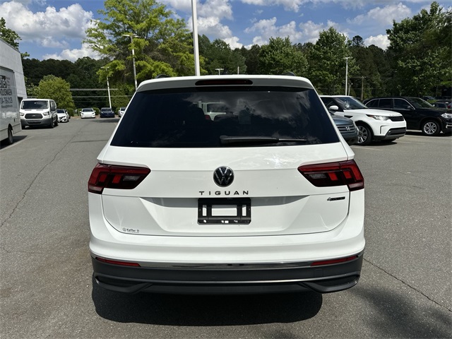 Vehicle image 5 of 23