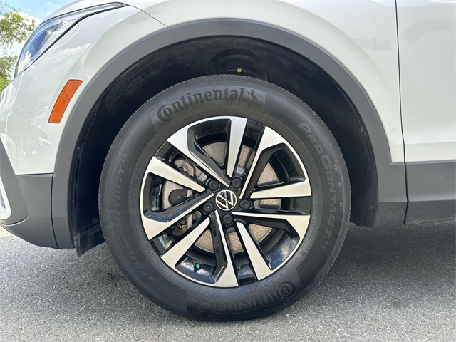 Vehicle image 11 of 23