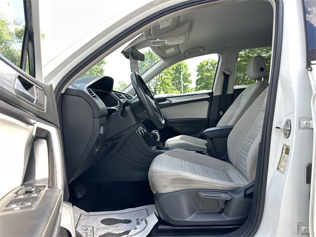 Vehicle image 12 of 23