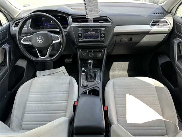 Vehicle image 20 of 23