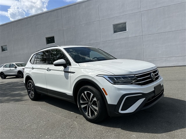Vehicle image 6 of 23