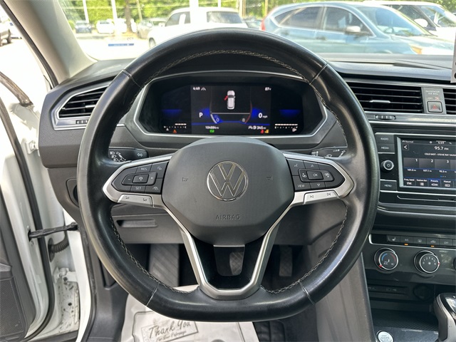 Vehicle image 14 of 23