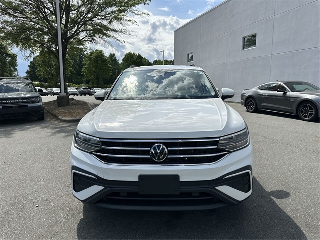 Vehicle image 4 of 23