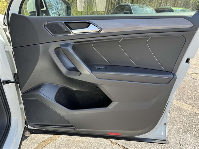 Vehicle image 20 of 30