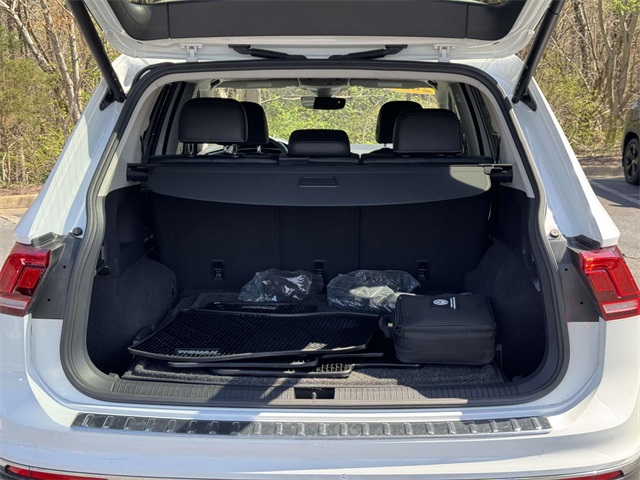 Vehicle image 23 of 30