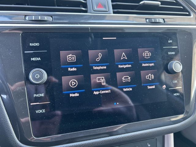 Vehicle image 19 of 37