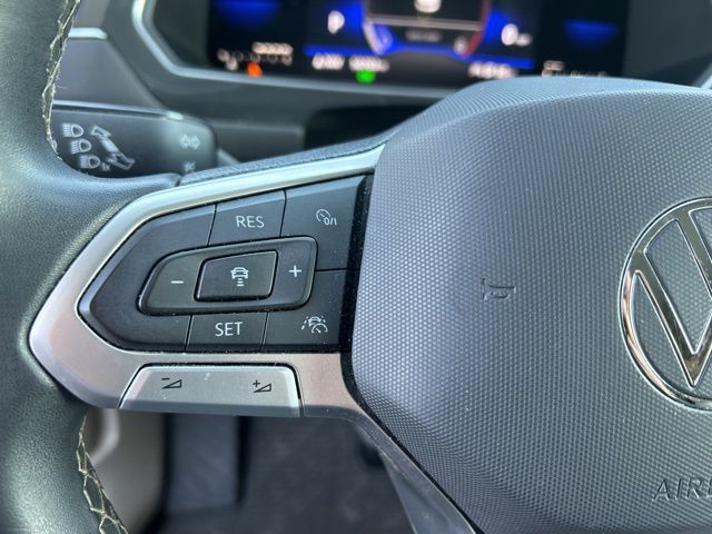 Vehicle image 16 of 37