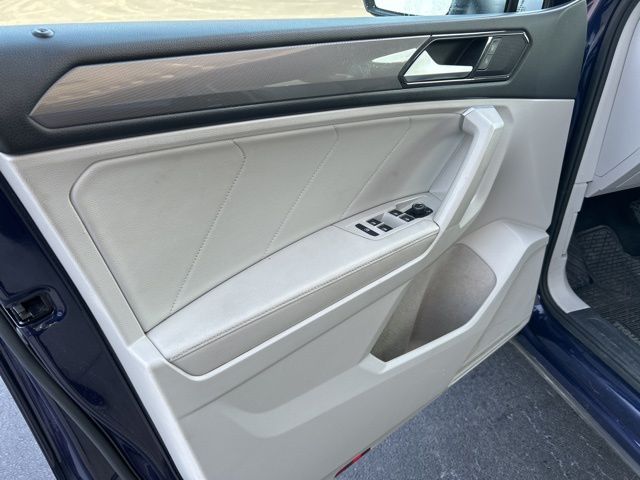 Vehicle image 11 of 37