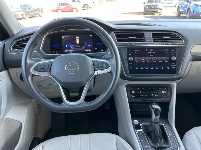 Vehicle image 13 of 37