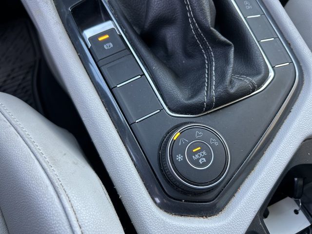 Vehicle image 22 of 37