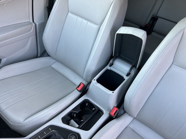 Vehicle image 24 of 37