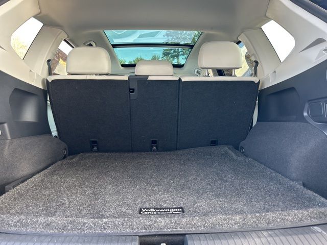 Vehicle image 31 of 37