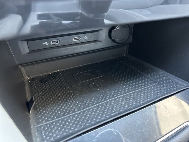 Vehicle image 23 of 37