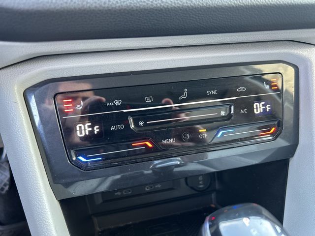 Vehicle image 20 of 37