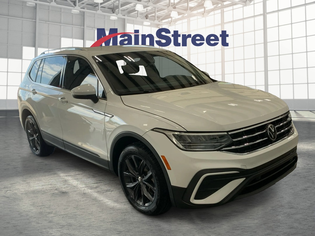 Vehicle image 4 of 34